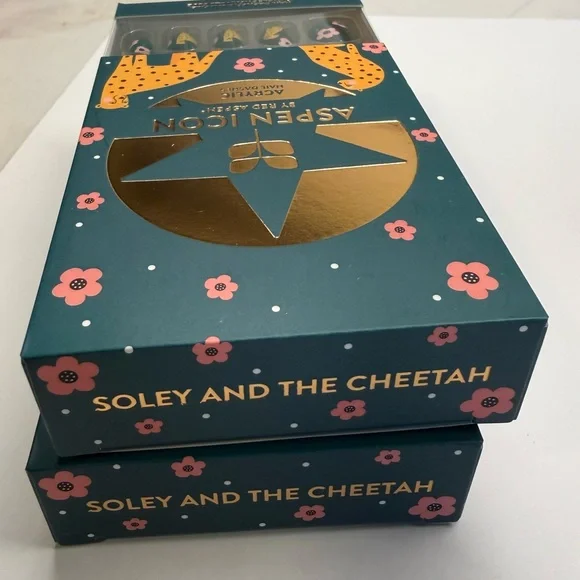 Red Aspen Aspen Icon Soley and the Cheetah Acrylic Nail Dashes NEW - Picture 2 of 3